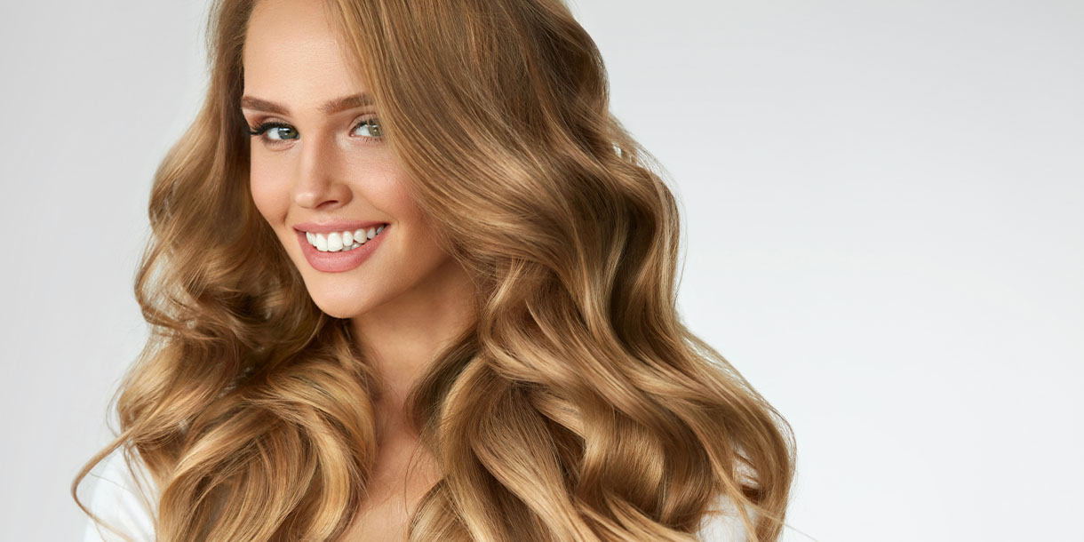 Jak dodać objętości cienkim i delikatnym włosom?